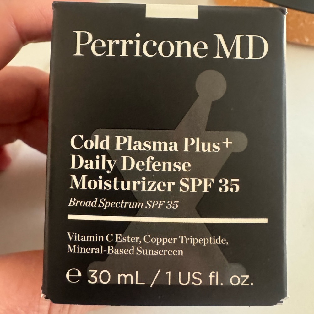 Perricone MD Cold Plasma Plus+ Daily Defense Moisturizer - SPF 35 - Picture 2 of 5